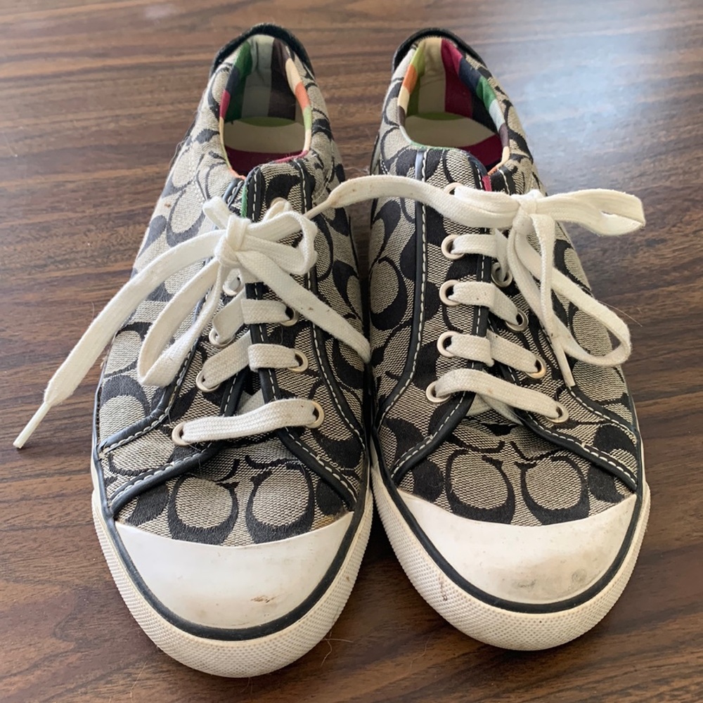 9 1/2 Coach tennis shoes